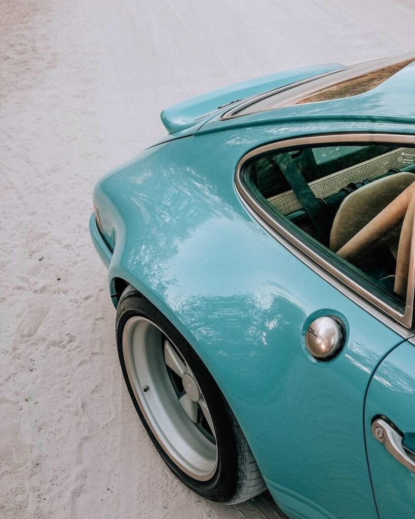 Аналитический обзор: рестомод Porsche 911 от Singer – искусство переосмысления классики