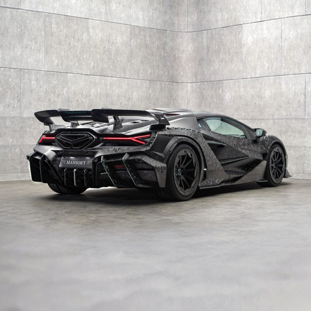 Эксклюзивный тюнинг Lamborghini Revuelto: анализ проекта Mansory Carbonado X