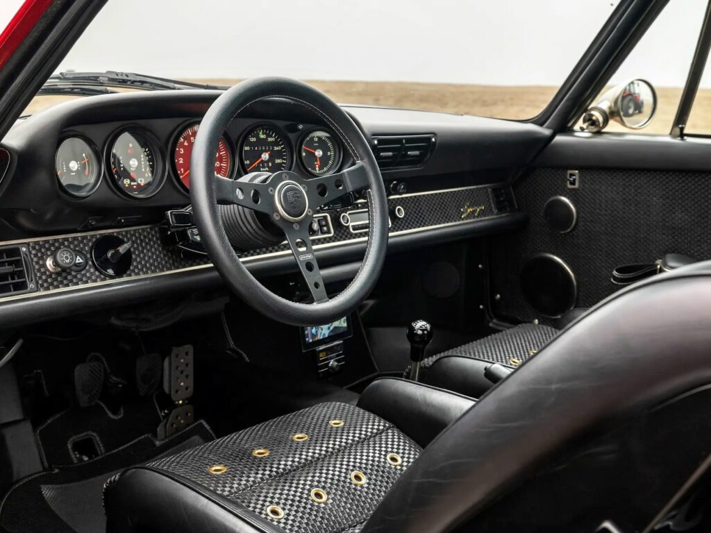 Аналитический обзор: Porsche 911 Reimagined Classic Study от Singer Vehicle Design