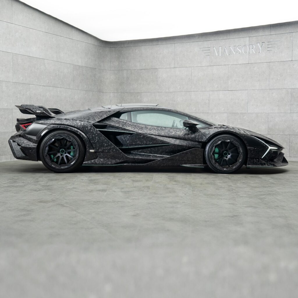 Эксклюзивный тюнинг Lamborghini Revuelto: анализ проекта Mansory Carbonado X