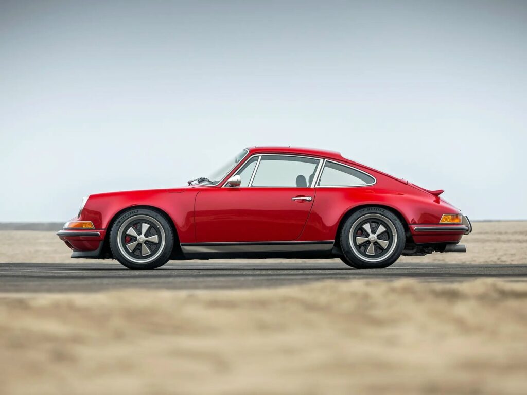 Аналитический обзор: Porsche 911 Reimagined Classic Study от Singer Vehicle Design