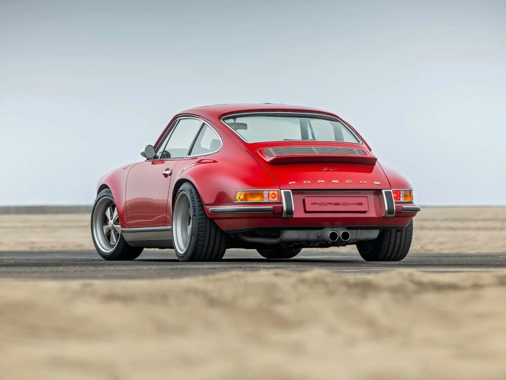 Аналитический обзор: Porsche 911 Reimagined Classic Study от Singer Vehicle Design