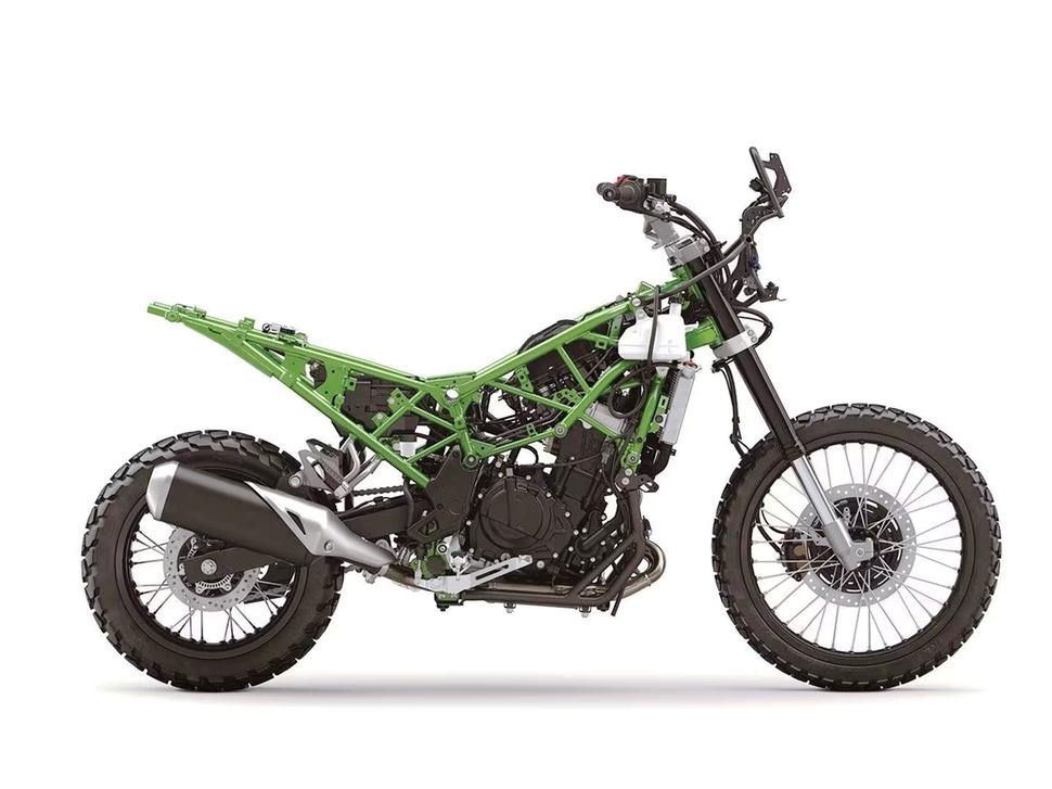 Возвращение Kawasaki KLE500: обзор новой версии легендарного «приключенца»
