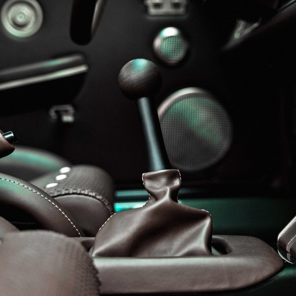 Sportec Ferdinand S (964): новый взгляд на аналоговый драйв и индивидуальность