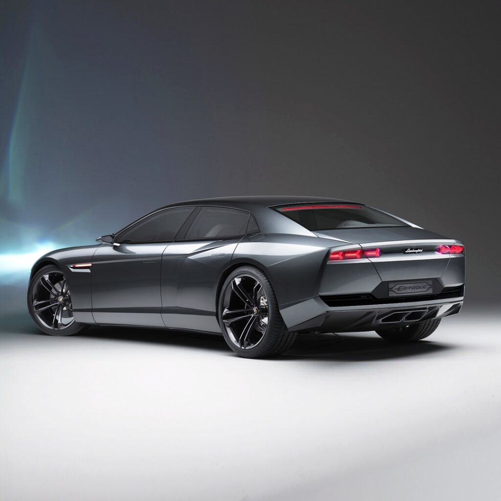 Lamborghini Estoque: несостоявшийся конкурент Panamera и путь к Urus