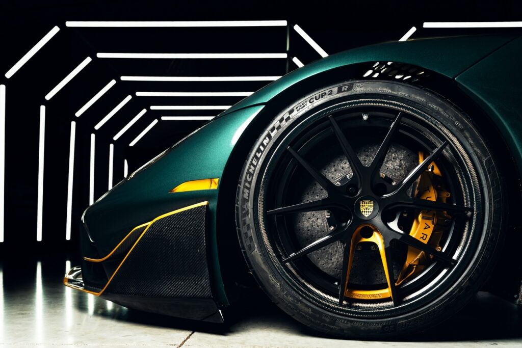 SSC Tuatara Aggressor: новый стандарт мощности среди гиперкаров