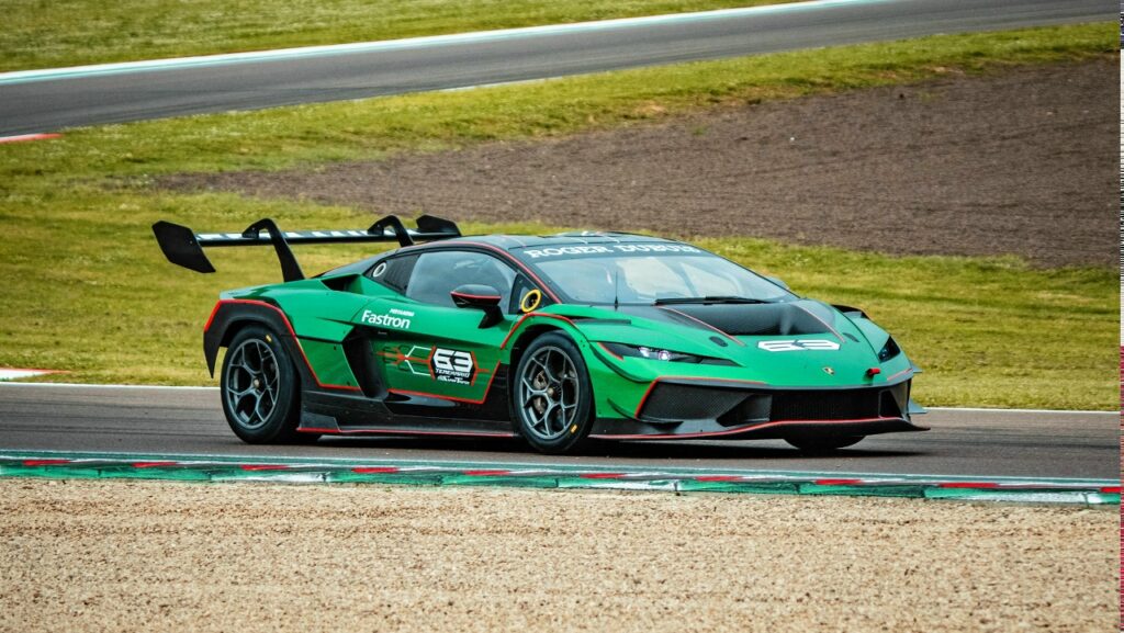 Lamborghini Temerario Super Trofeo: Новый этап в развитии трековых суперкаров
