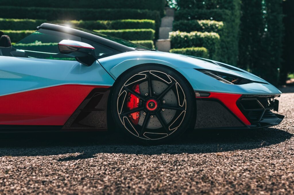Lamborghini Fenomeno Roadster: новый флагман мощности и эксклюзивности
