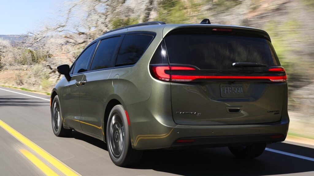 Обновленные цены на минивэн Chrysler Pacifica 2026 года: что изменилось для покупателей
