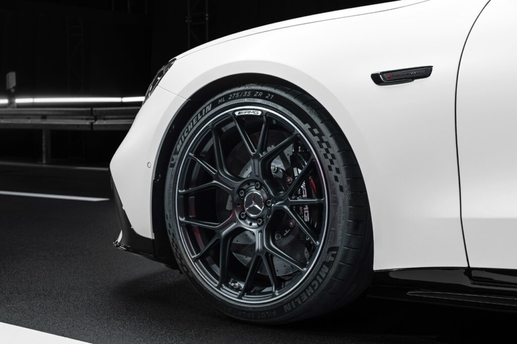 Mercedes-AMG GT 4-Door Coupe: новый флагман электромобилей с рекордной мощностью