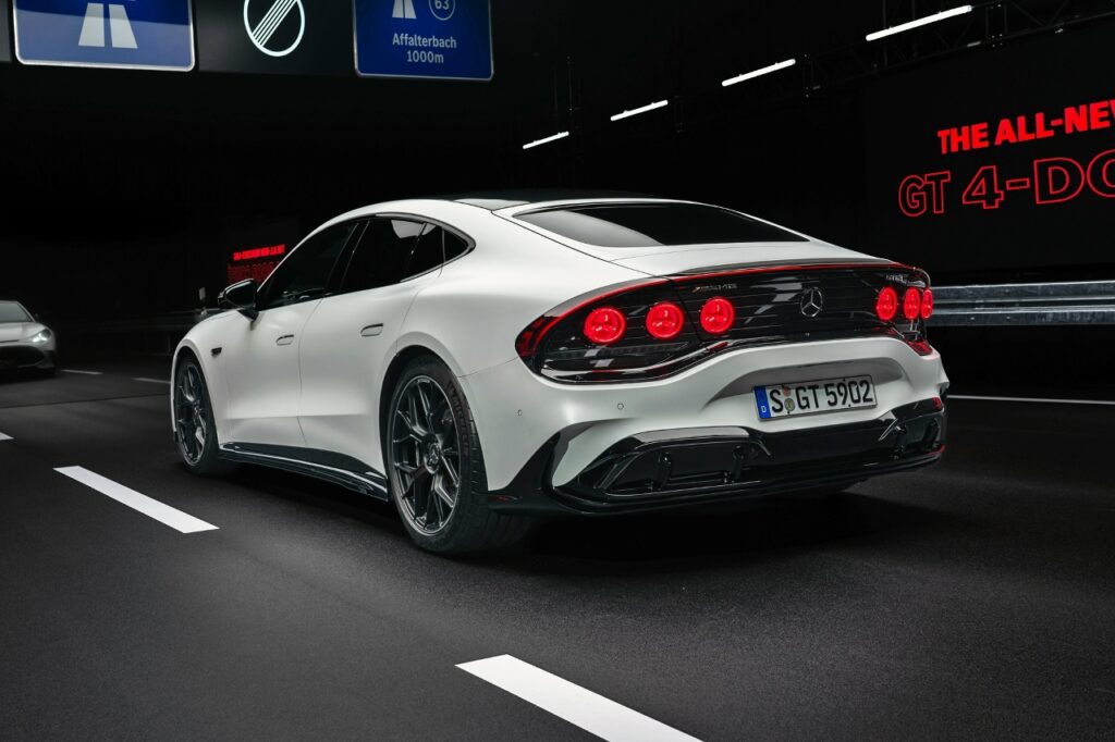 Mercedes-AMG GT 4-Door Coupe: новый флагман электромобилей с рекордной мощностью