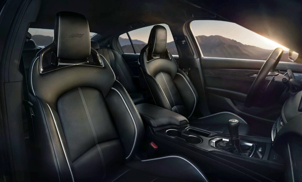 Cadillac CT5-V Blackwing F1 Collector Series: лимитированный спорткар для коллекционеров и энтузиастов