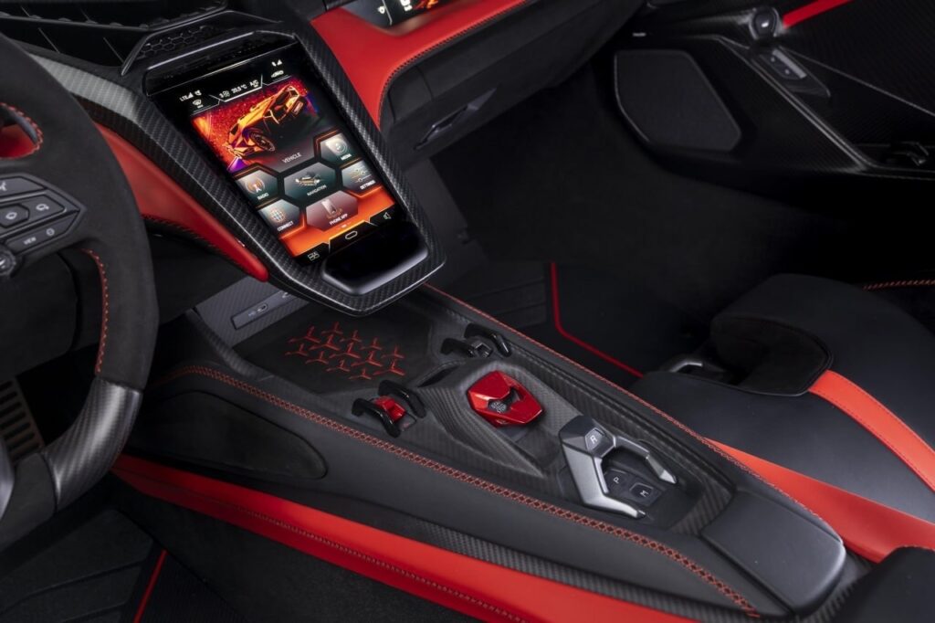 Lamborghini Fenomeno Roadster: новый этап в истории суперкаров