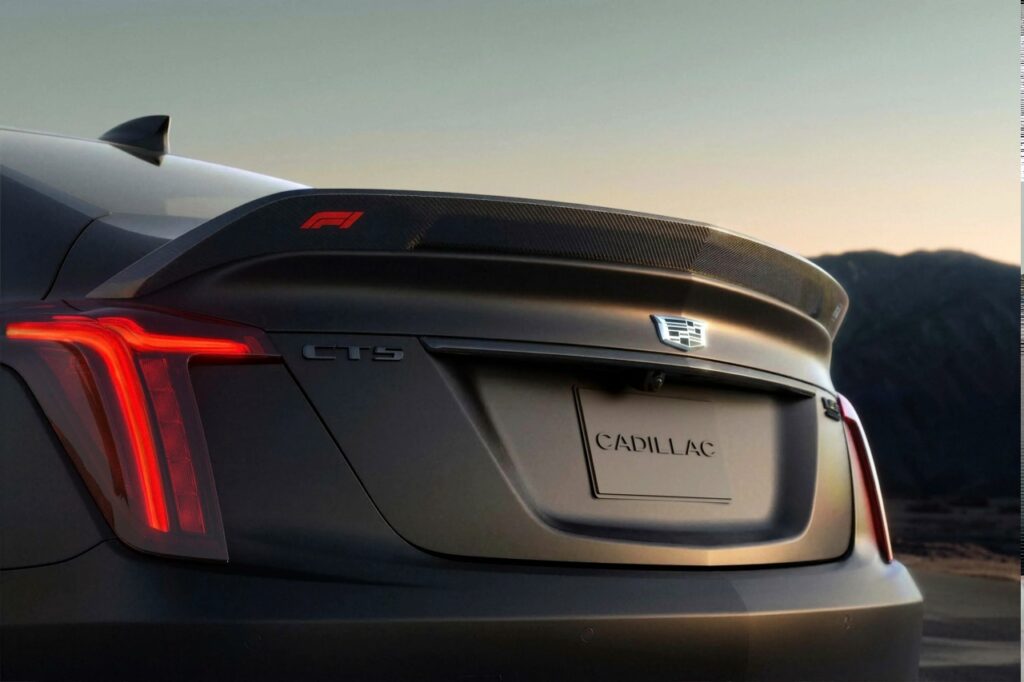 Cadillac CT5-V Blackwing F1 Collector Series: лимитированный спорткар для коллекционеров и энтузиастов