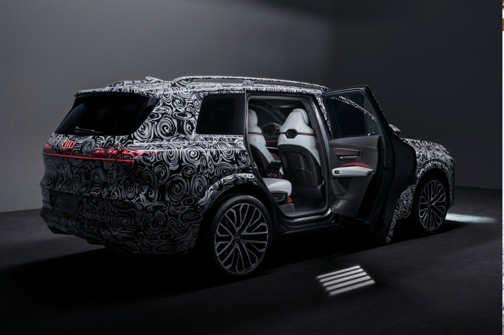 Audi Q9: первые подробности о флагманском кроссовере и его инновационном салоне