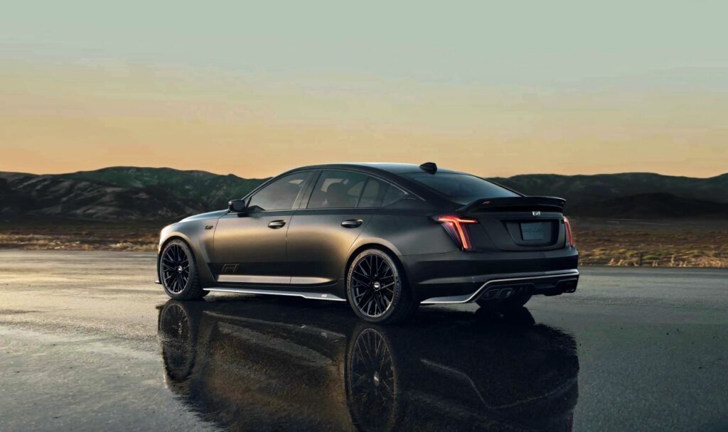 Cadillac CT5-V Blackwing F1 Collector Series: лимитированный спорткар для коллекционеров и энтузиастов