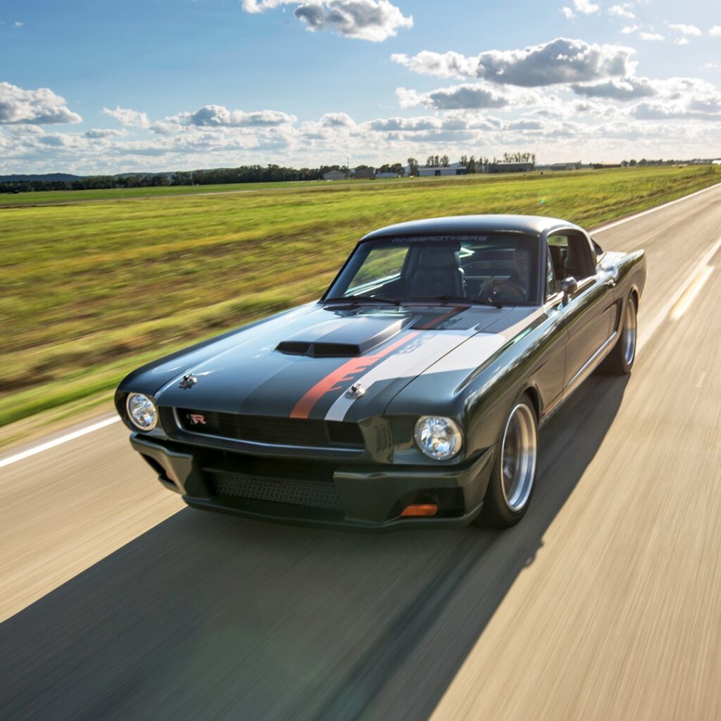 Рестомод Ford Mustang Fastback 1965 года с 959-сильным V8 от Ringbrothers и Wegner Motorsports