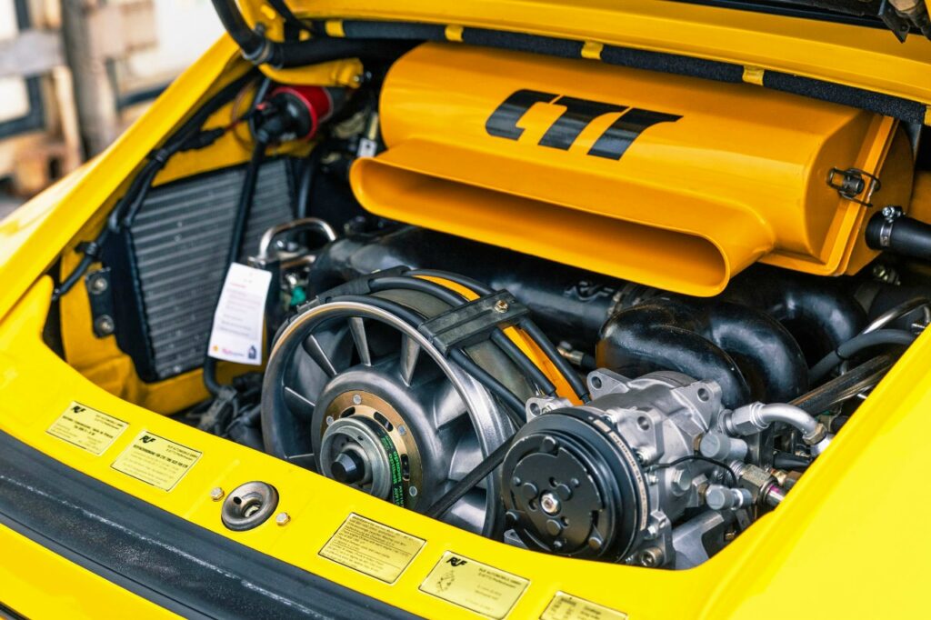 Porsche 911 RUF CTR Yellowbird: Легенда скорости и тюнинга