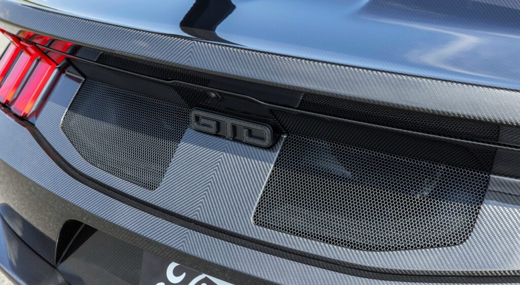 Ford Mustang GTD Liquid Carbon: Новый эталон легкости и карбонового тюнинга от Ford