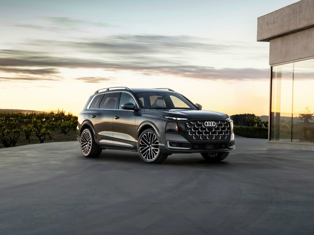Audi Q9 — новый флагманский кроссовер, который бросает вызов BMW X7 и Mercedes-Benz GLS