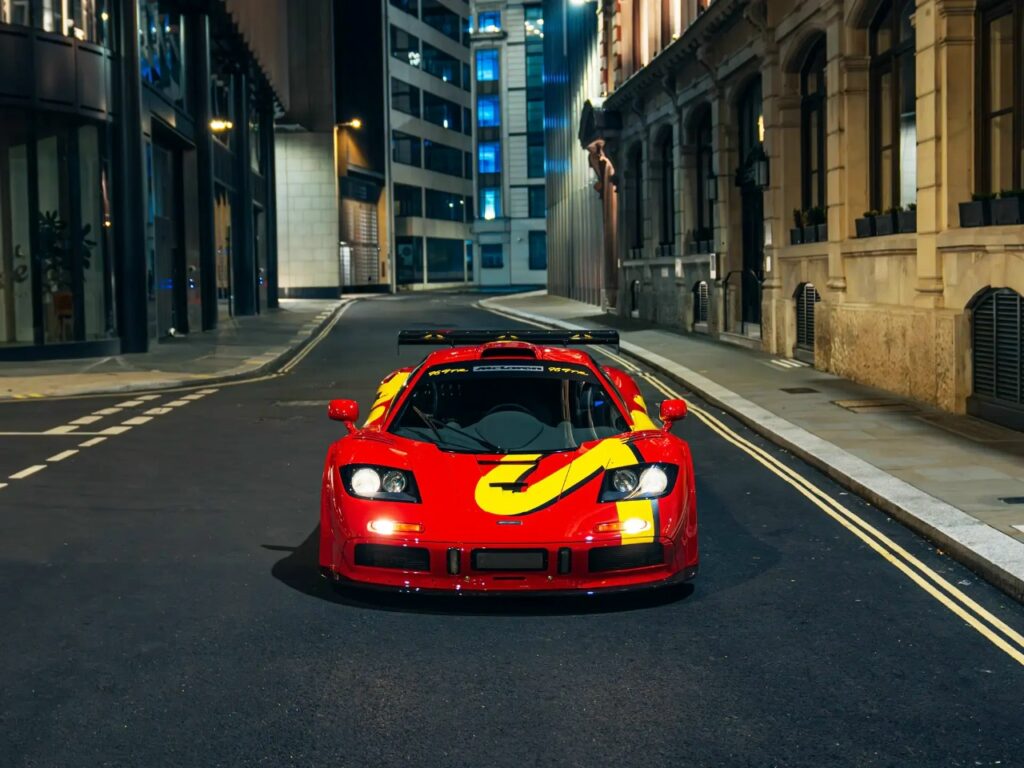 McLaren F1 GTR с номером шасси 10R: уникальный гоночный автомобиль на аукционе RM Sotheby’s в Монтерее 2026