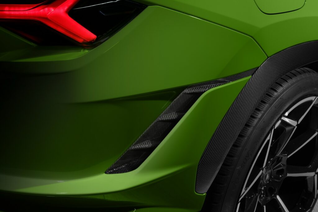 Российское тюнинг-ателье TopCar представило пакет Urus Perfomante Light Carbon Fiber для Lamborghini Urus Performante