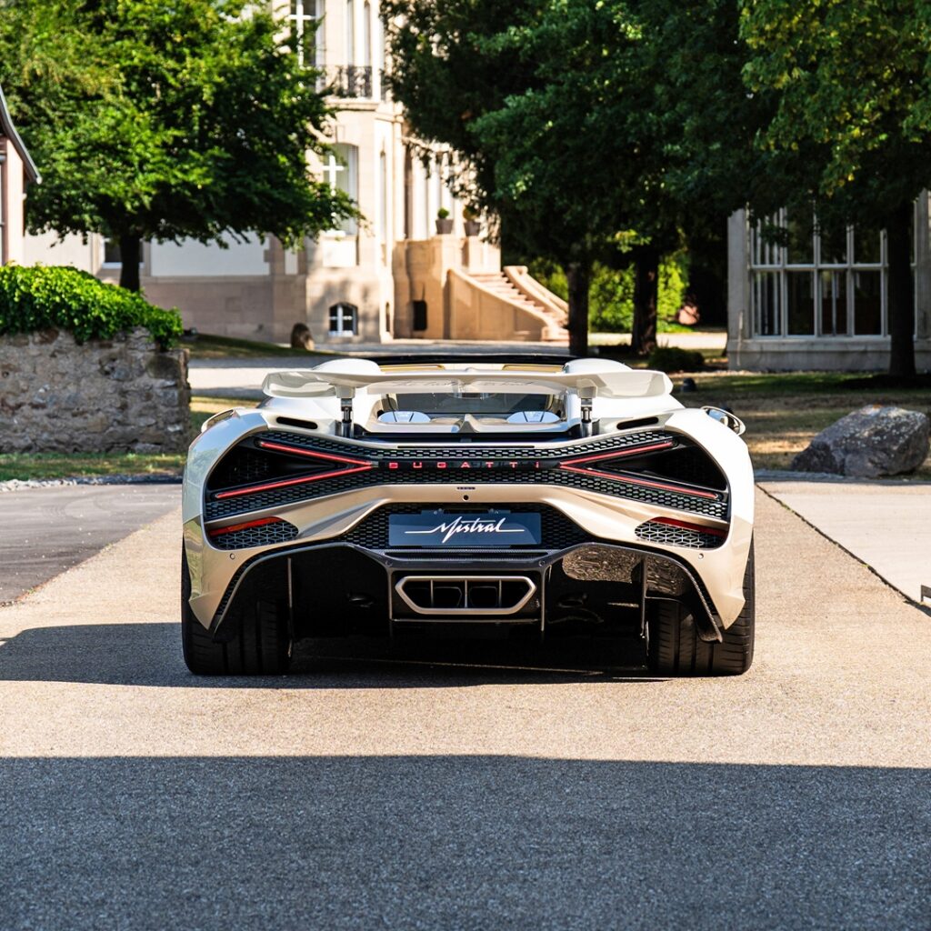 Bugatti завершает эпоху W16: последний гиперкар и взгляд в будущее с V16