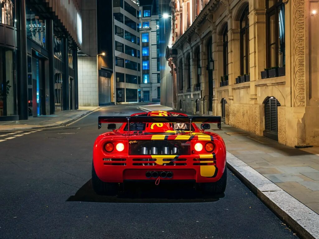 McLaren F1 GTR с номером шасси 10R: уникальный гоночный автомобиль на аукционе RM Sotheby’s в Монтерее 2026