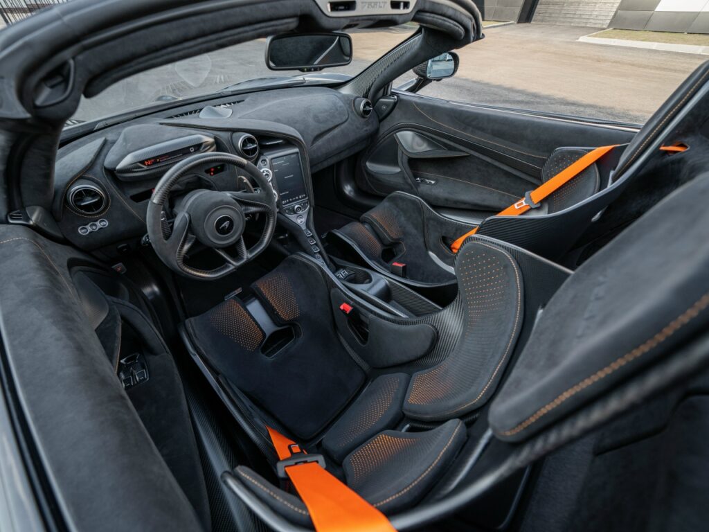 Российское ателье TopCar представило карбоновый тюнинг для McLaren 765LT Spider
