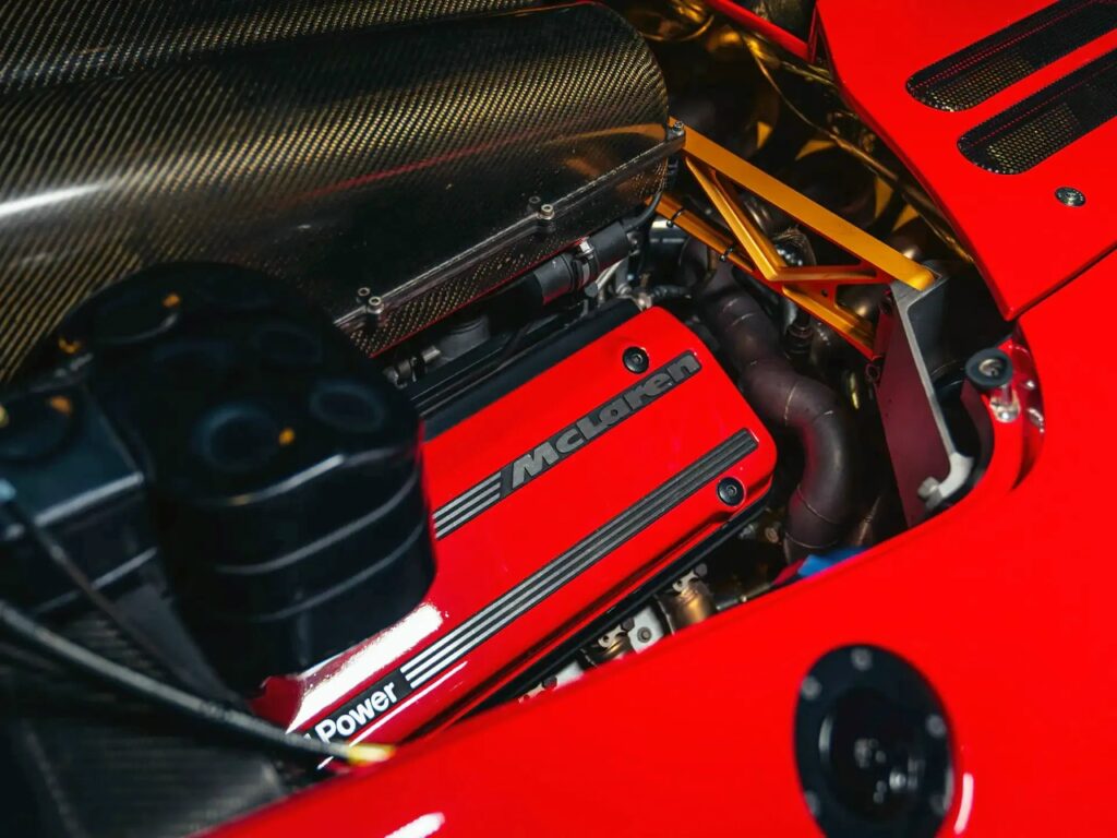 McLaren F1 GTR с номером шасси 10R: уникальный гоночный автомобиль на аукционе RM Sotheby’s в Монтерее 2026