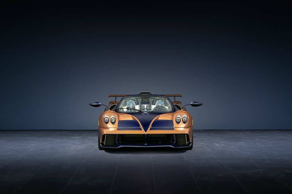 Аналитический обзор: Эксклюзивный Pagani Huayra 70 Derecho с задним приводом и механикой