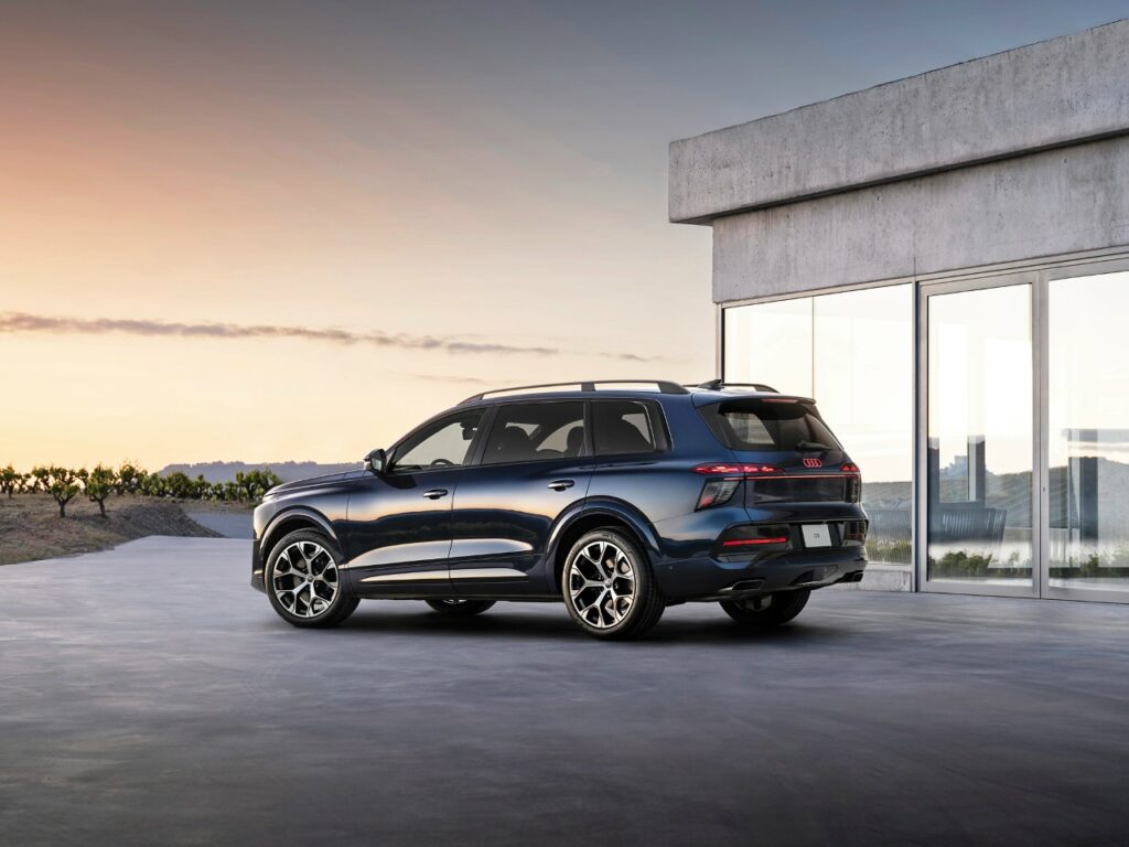 Audi Q9 — новый флагманский кроссовер, который бросает вызов BMW X7 и Mercedes-Benz GLS