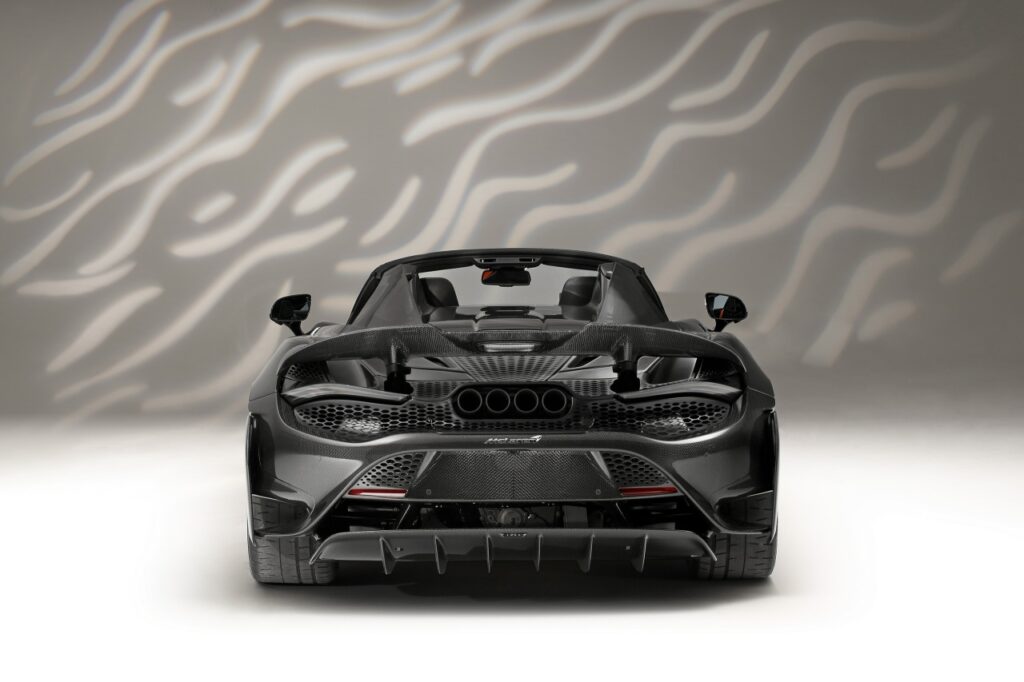 Российское ателье TopCar представило карбоновый тюнинг для McLaren 765LT Spider