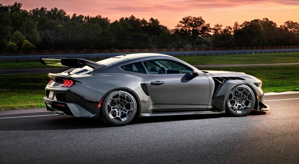 Ford Mustang GTD Liquid Carbon: Новый эталон легкости и карбонового тюнинга от Ford