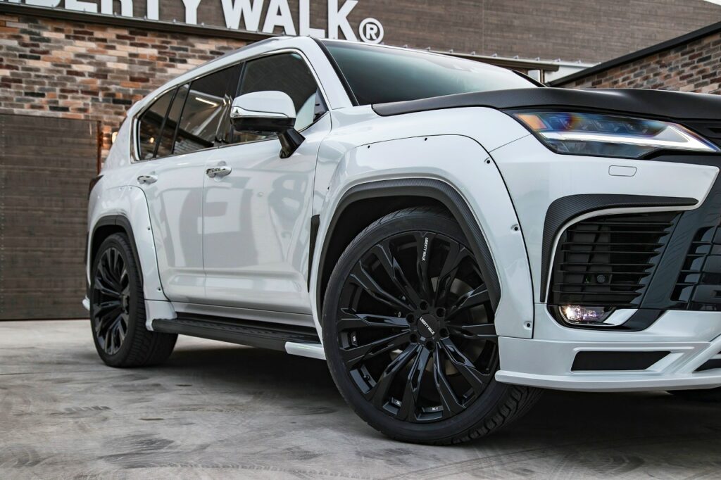 Тюнинг Lexus LX600 от Liberty Walk: инновационный проект LB-WORKS
