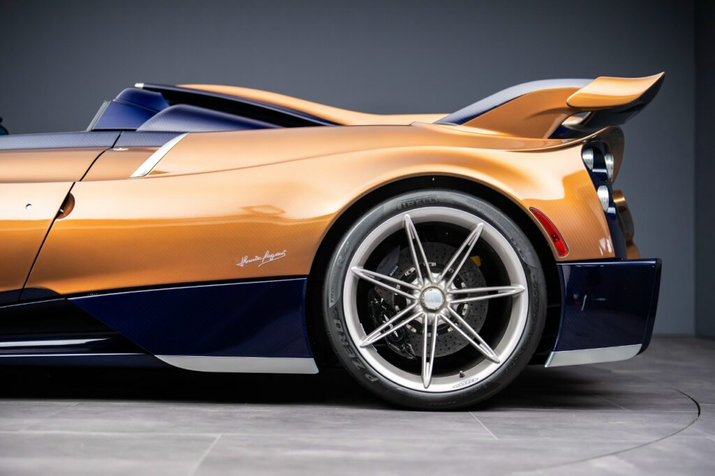 Аналитический обзор: Эксклюзивный Pagani Huayra 70 Derecho с задним приводом и механикой