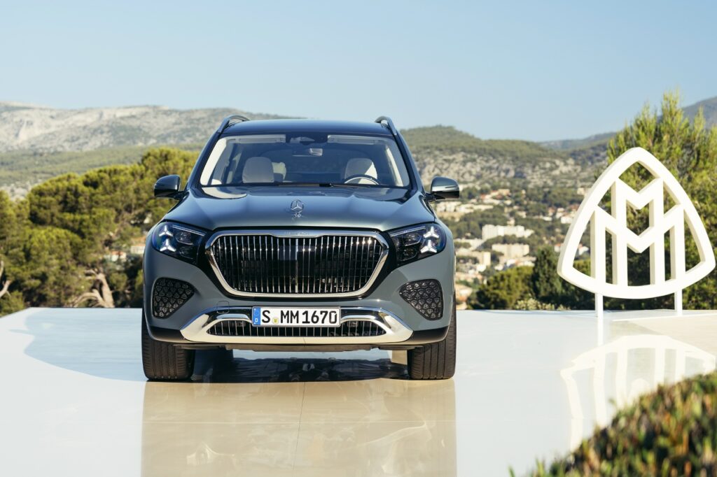 Mercedes-Maybach GLS 680: новая вершина роскоши и технологий в сегменте премиальных кроссоверов