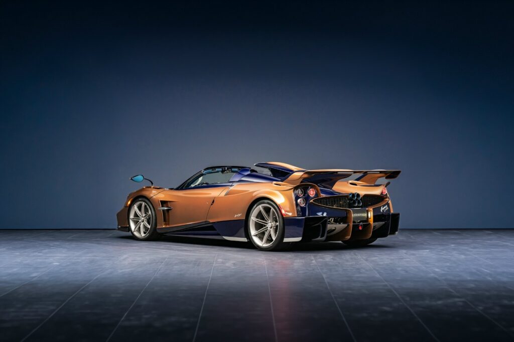 Аналитический обзор: Эксклюзивный Pagani Huayra 70 Derecho с задним приводом и механикой