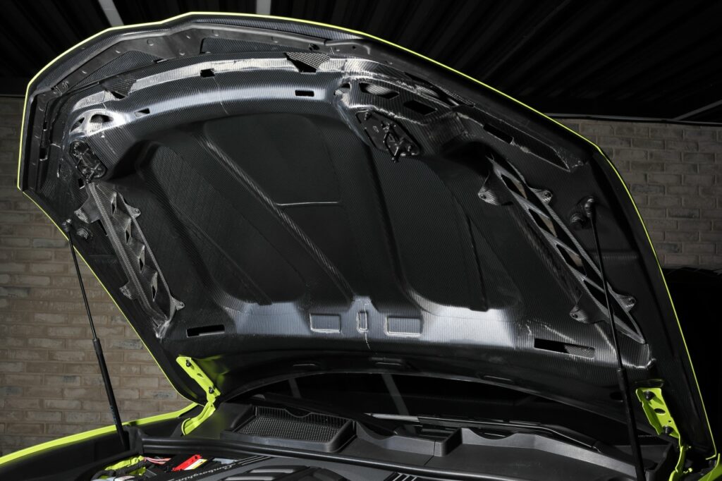Российское тюнинг-ателье TopCar представило пакет Urus Perfomante Light Carbon Fiber для Lamborghini Urus Performante