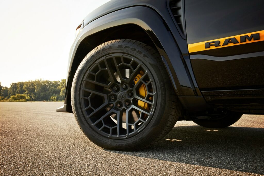Mopar Direct Connection: заводской тюнинг для Dodge Rumble Bee с мощностью свыше 900 л.с.