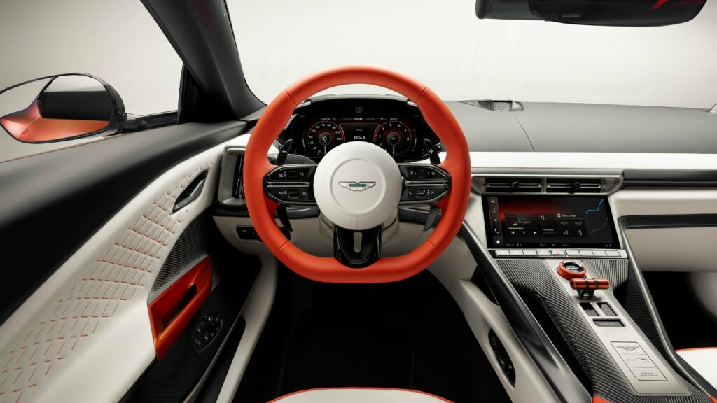 Aston Martin Valen: новый рубеж в мире переднемоторных суперкаров