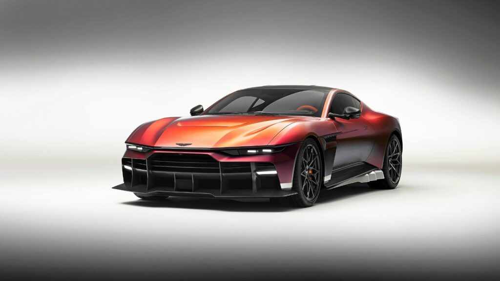 Aston Martin Valen: новый рубеж в мире переднемоторных суперкаров