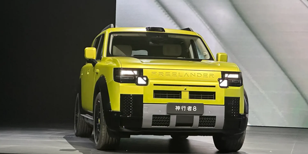 Новый Freelander 8: подробности о большом гибридном SUV и его стоимости