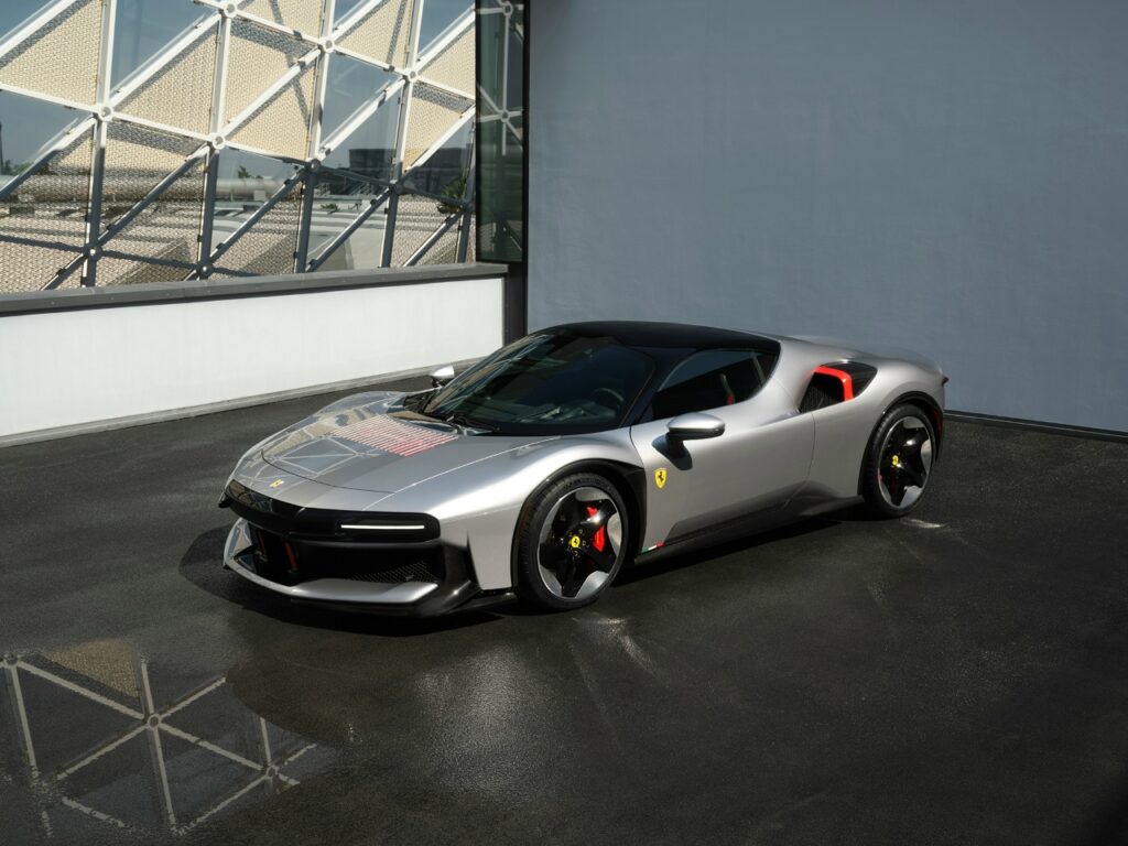 Ferrari CZ26 — эксклюзивный суперкар с уникальным дизайном и инновационными технологиями