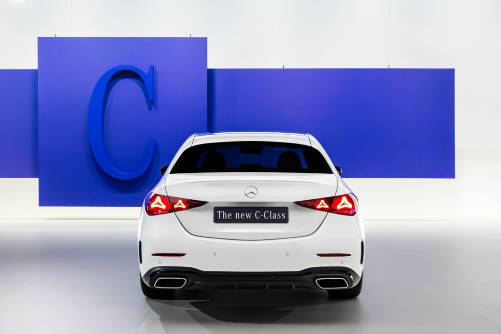Рестайлинг Mercedes-Benz C-Class: обзор топливной версии с новым дизайн-кодом
