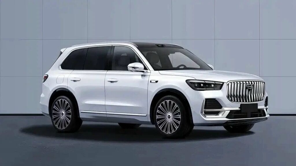 Geely Monjaro Plus: крупный китайский кроссовер с обновленным дизайном и новыми силовыми установками