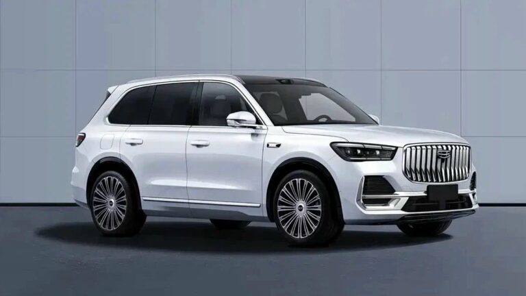 Geely Monjaro Plus: крупный китайский кроссовер с обновленным дизайном и новыми силовыми установками