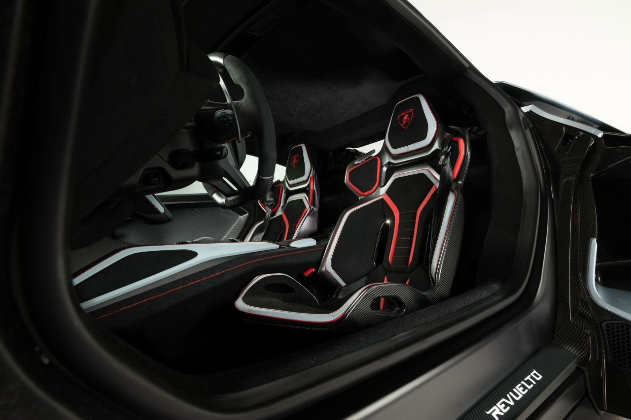 Lamborghini Revuelto SV интерьер