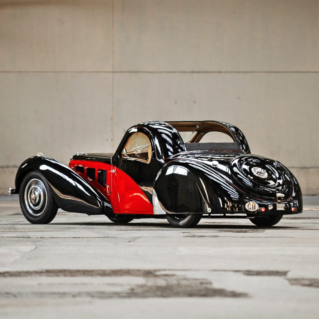 Bugatti Type 57S Atalante Roll Back: История первого суперкара с компрессорным 8-цилиндровым двигателем 1935 года