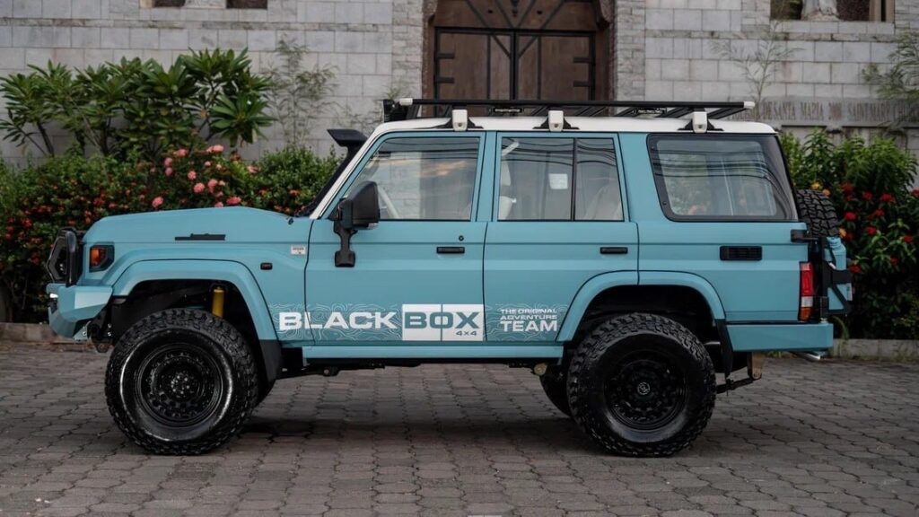 Ателье Black Box 4x4 представило модернизированный Toyota Land Cruiser 76 для бездорожья и комфорта